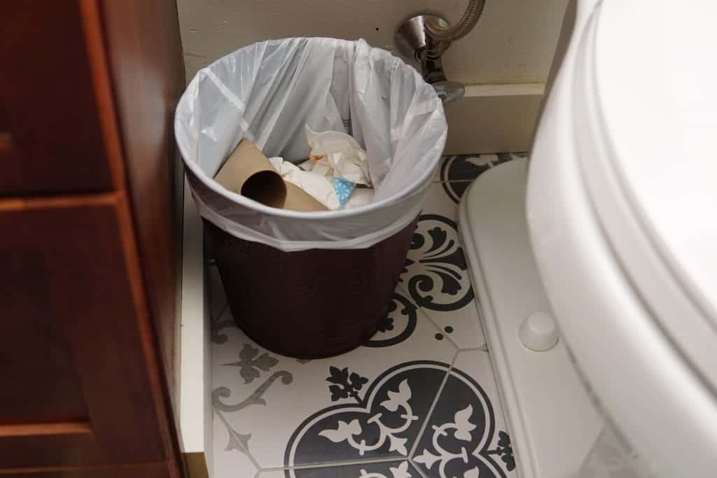 How to Make Bathroom Smell Good - Country Diaries
