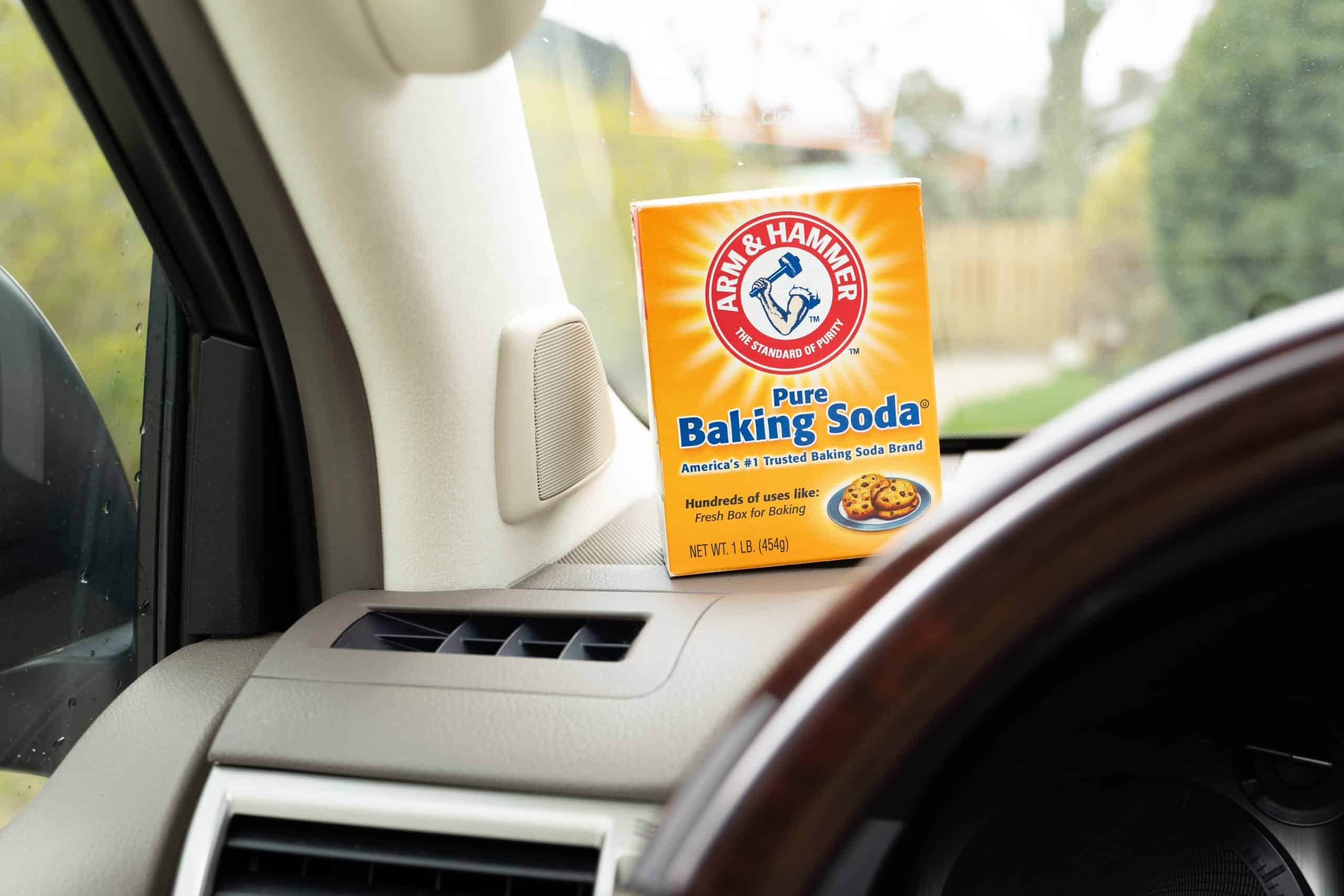 baking soda in car absorbing smell