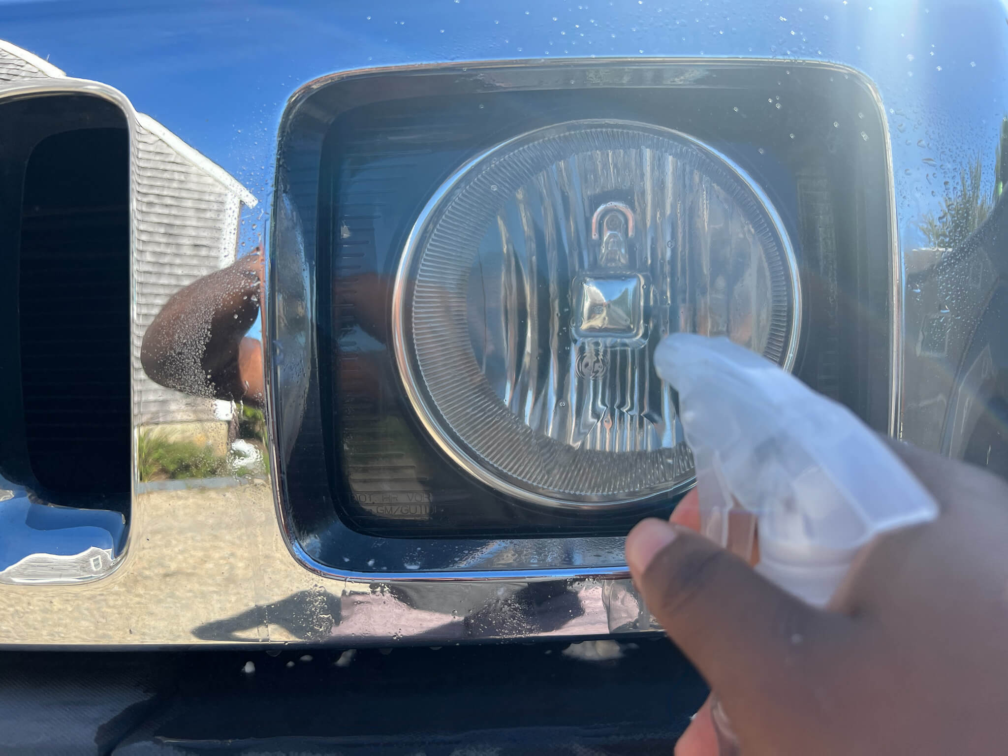 cleaning headlight with vinegar
