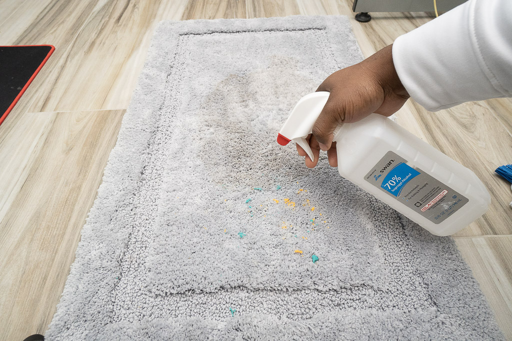 cleaning carpet with rubbing Alcohol